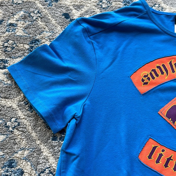 Versus by Versace “Say Hello to my Little Friend” T-Shirt in Blue and Orange - Picture 4 of 10